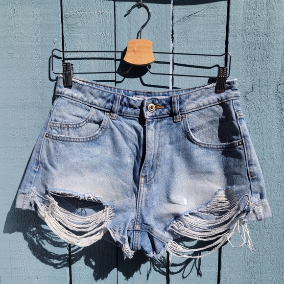 Zara Pants - Zara Ripped Denim Jean Shorts Size 4